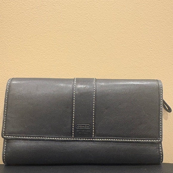 Coach Hampton Black Leather Trifold Wallet - Picture 1 of 5